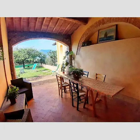 Apartment Glicine E Luna Cascina
